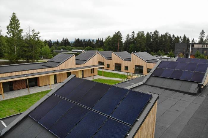 Bli med på digital visitt til nær-nullenergiboligene på Korpåsene i Asker. Foto: Energima Solel